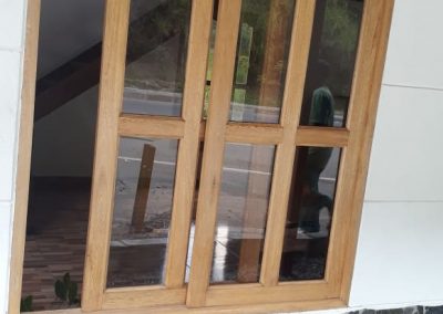 Home-modulares-casas-prefabricadas-medellin-bogota-ventana-madera-vidrio
